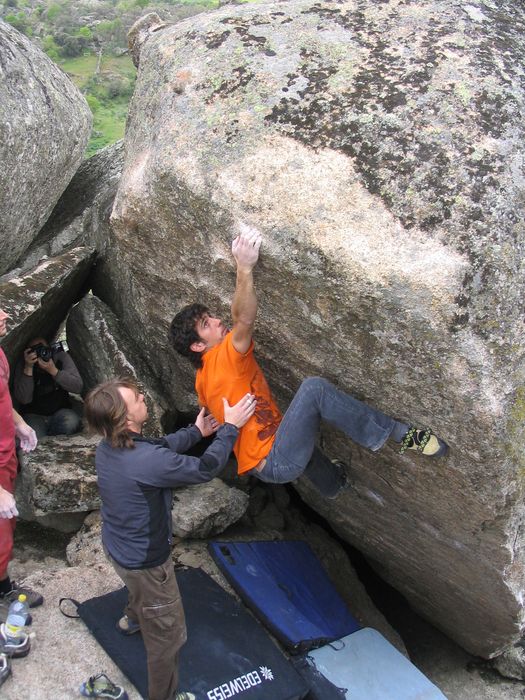 David Periñan dans El Mundo Feliz (7c)