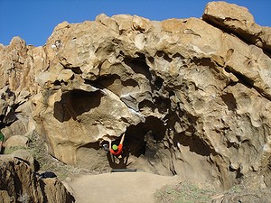 Philippe Girard (7b départ assis ou 6b debout)